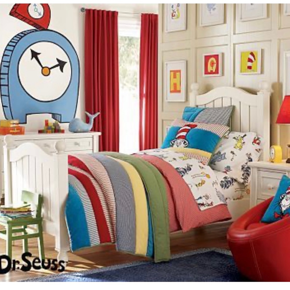 Pottery Barn Kids Dr Seuss quilt-queen, 2 standard shams